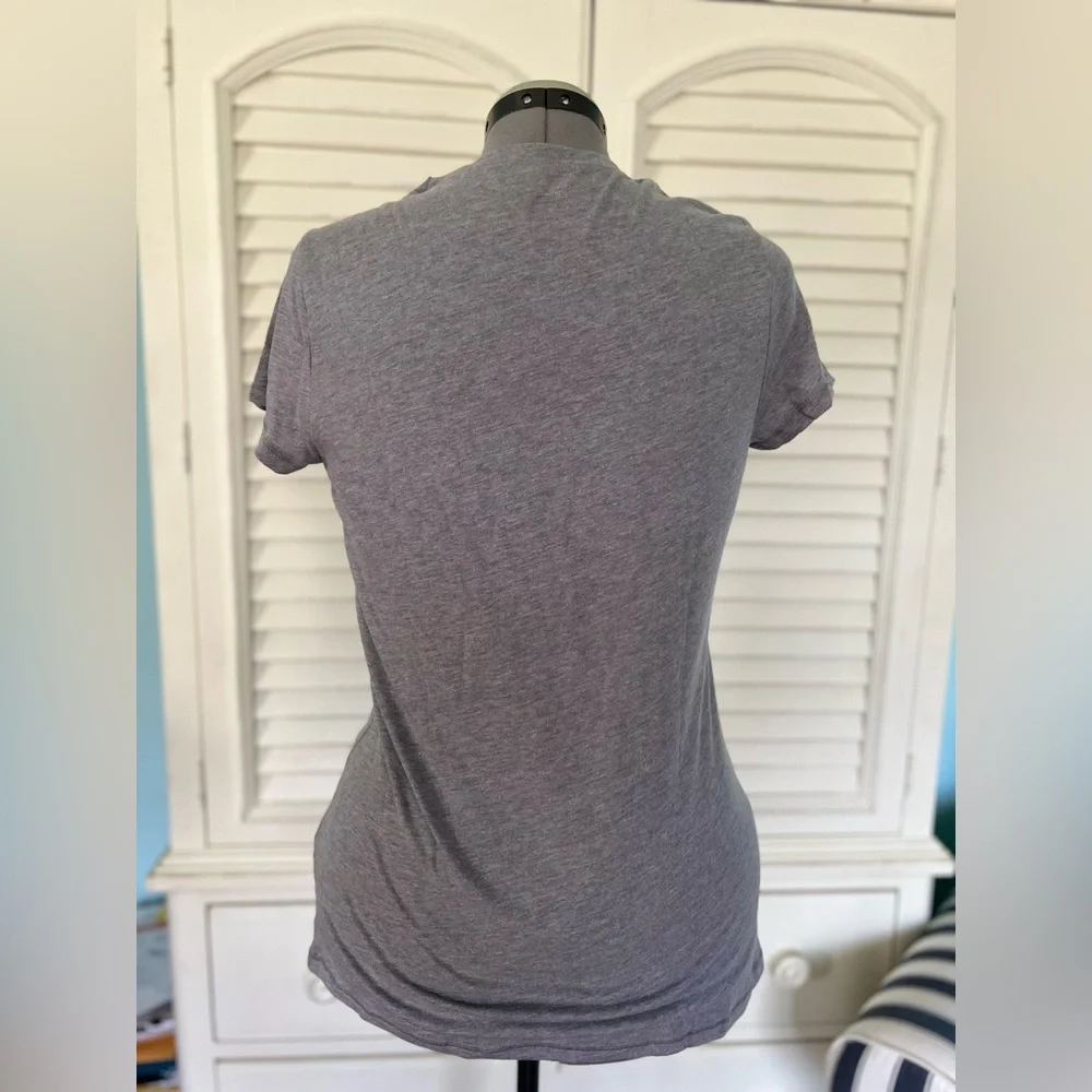 Basic gray T - Picture 3 of 4